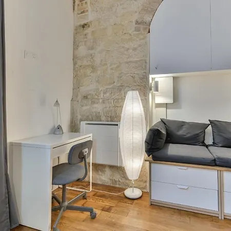 Modern Studio Proche De Montmartre Paris